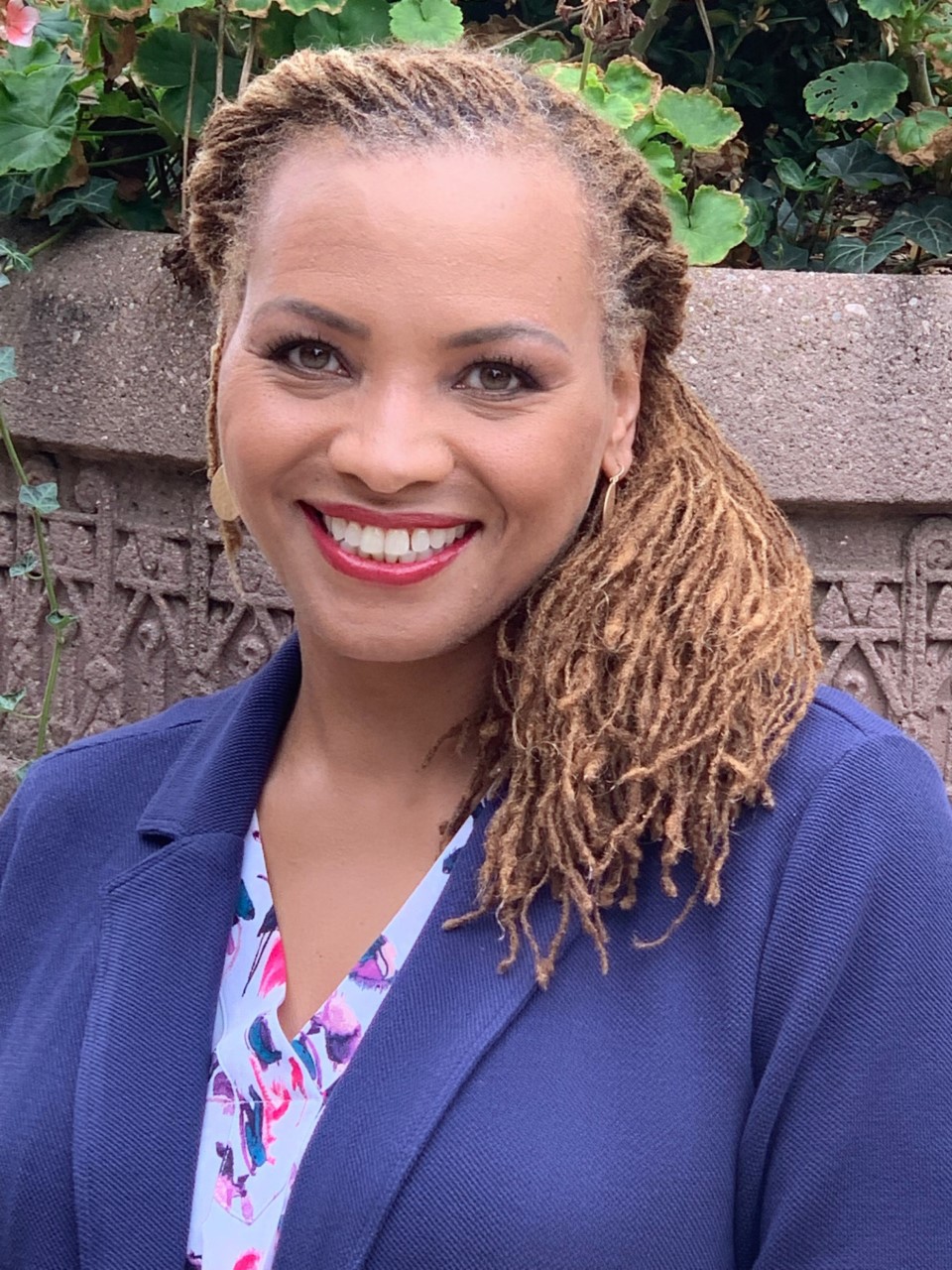 Headshot of Beverly Lutz, LCSW